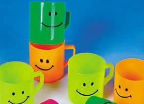 生活小貼士 用錯水杯的壞處，玻璃、不銹鋼、塑料杯，告訴你用哪種杯子最安全